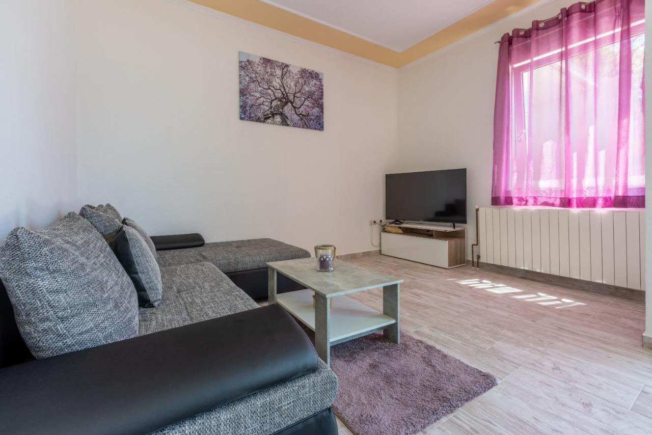 Apartments Antonija Crikvenica Luaran gambar