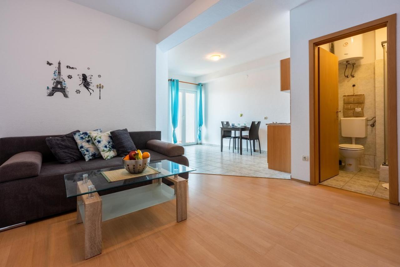 Apartments Antonija Crikvenica Luaran gambar
