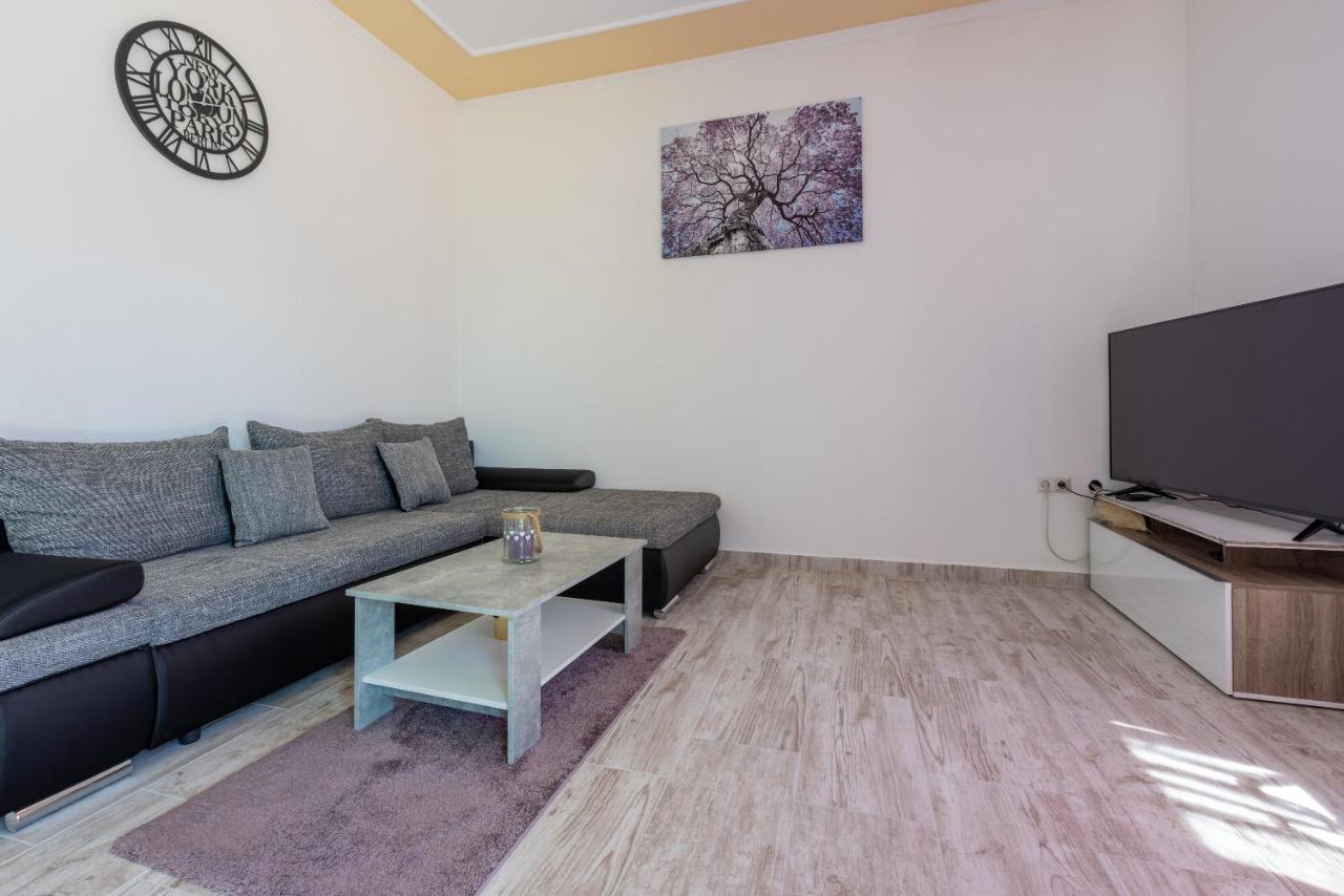 Apartments Antonija Crikvenica Luaran gambar